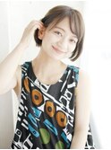 ツヤ感ベージュのボブスタイル