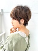 大人かわいいボブカーキグレージュフェザーバング