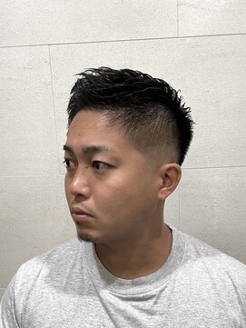 グレイスフル バーバープラチナム 六本木店(Graceful Barber platinum) スキンフェードかき上げワイルドアップバング