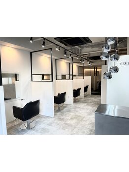 最先端のStyleを叶えるトレンドSalon《SEVENTH HEAVEN》◆全席半個室/フルフラットシャンプー台完備