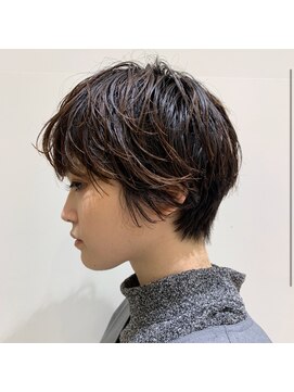 ヘアースタジオフォルム クールベリーショート