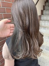 イイナヘアガレージ(117) 【117hairgarage】大人ベージュ_インナーカラー_グリーン