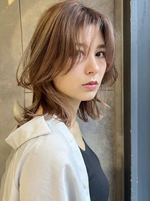 大人ヘア前髪ありワンホンヘアミディアムくびれ A0301