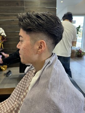 タカギ(TAKAGI) ニュアンスパーマサイドパートフェード