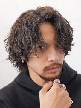 フィフスジングウマエ 原宿(fifth JINGUMAE) 原宿センターパートウルフカットツイストスパイラルパーマゆるめ