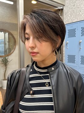 サンク 原宿 表参道(cinq) ショートボブと相性の良いインナーカラー