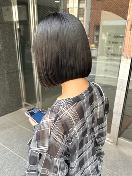 エンバイユアーズ 飯田橋店(eN° by youres) 黒髪ボブ 前下がりボブ 切りっぱなし タッセルボブ 縮毛矯正