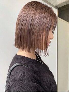 切りっぱなし外ハネボブ艶暗髪シースルーバング