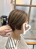 ロミバイリー(Romi by Lyee) 具沢山ハイライトで育てるカラー