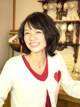 オール イン オール ヘアールーム(ALL IN ALL hair room) 伸ばす途中も可愛くやわらかミディアム