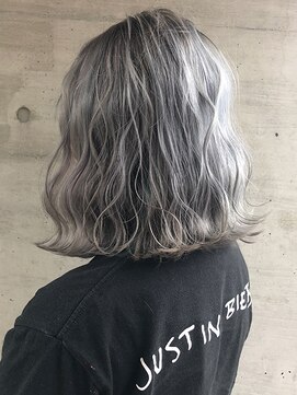ロッソ(ROSSO) 10代20代♪ジェンダーレス☆透明感シルバーアッシュ