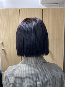 フツーロ 栄(FUTURO) パッツンボブ