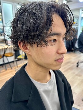 ウェイビーエフティフィフス 横浜西口(WAVEY ft.fifth) ツイストスパイラルパーマセンターパート波巻きスパイラルパーマ