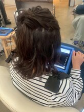 ルムーン(roomoon) ふんわりレイヤー×ハーフアップ