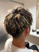 トゥーン 川崎店(TOON)&nbsp;緩めツイスパ/金メッシュ/刈り上げ