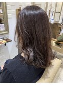 ピンクベージュ