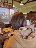 切りっぱなしボブ×くすみベージュ