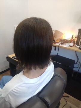ユニ ヘアサロン イシグロ(yuni HAIRSALON ishiguro) 切りっぱなしの前下がりスタイル