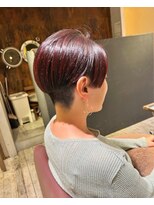 インス(ensue)&nbsp;ラベンダーピンクハイライトカラーマッシュショート刈り上げ女子