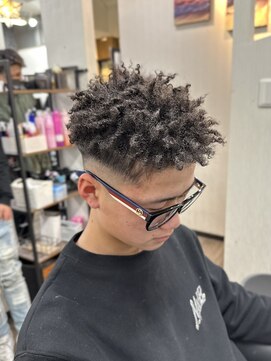 ヘアーグランデシーク(Hair Grande Seeek) スパイキーアフロ/針金パーマ/ハードスパイラルパーマ