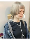 ぱつっとショートウルフベージュ