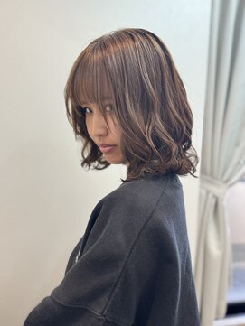 エニル(enil) 柔らかい動きと空気感が魅力のパーマスタイル