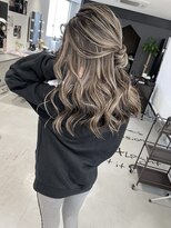 キング 心斎橋店(K!ng)&nbsp;ハイライトカラーミルクティーベージュレイヤーカット