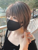 ステアケース ギンザセブン(stair:case ginza7)&nbsp;ハイライト　デザインカラーグレージュ　外ハネショートウルフ