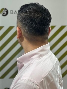 バーバーバー 四谷(BARBER-BAR) 大人の刈り上げスタイル