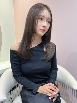 グロー 大宮(GLROW) □ 韓国大宮顔周りレイヤーカットウルフカットワンホンヘア