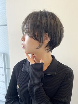 イヴォークトーキョーオーサカ(EVOKE TOKYO osaka) 小顔 大人ショート 似合わせカット オリーブベージュ ヘアカラー