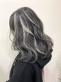 トータルビューティーサロン プリエ(prier) 太めのホワイトに暗めのグレーなので強めのハイライトが◎