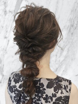 ヘアセットアンドメイク専門店 ルナ(Luna)の写真/《ヘアセット¥2500～》【ヘアセット＋フルメイク¥8500】今話題のエアブラシファンデーション登場！