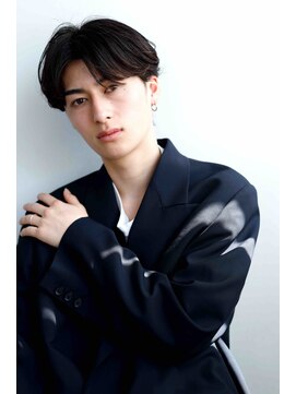 フィカ(Fika) 黒髪×マッシュ　センターパート