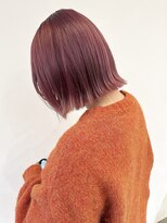 イル(ill)&nbsp;ボブ 外ハネ ピンクカラー ピンクベージュ 大須