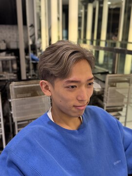 エアー 銀座タワー(AIR) ダブルカラー/メンズカット/ブリーチ/ミルクティーベージュ