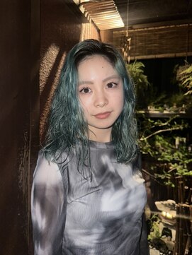 ボリューム(VOLUME) ストリート/濡れ感/スモーキーブルー/ブリーチ/原宿/個性派