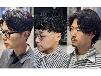 クワトロレオーネ 大阪梅田茶屋町(QUATTRO LEONE)の写真/【阪急/梅田駅徒歩3分】"爽やか"より"渋め"が好きな男のためのサロン。ON/OFFを楽しむ為のstyleをご提案。