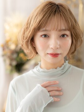 カバーヘア ブリス 大宮西口(COVER HAIR bliss) 韓国風金髪ふわふわフェザーショートボブTc4大宮20代30代40代