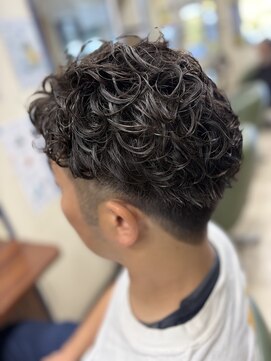 リル 西宮(LiL') [LiL'西宮 ]メンズツーブロックパーマ