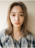 レイヤーカットハッシュカット顔まわりミディアムロング