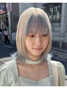 ガーデン ジングウマエ(GARDEN jingumae) ホワイトカラー×アイスブルー