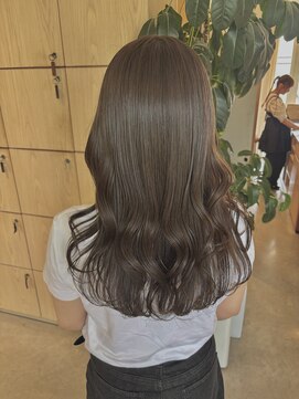 アドラーブル 万代店 (adorable) 明るめアッシュグレージュ