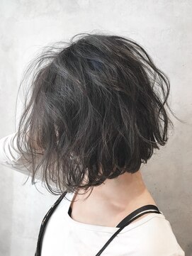 イール(iIIL) 【iIIL hair lounge】透明感暗髪マットアッシュ　外国人風　高崎