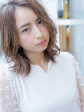 ベルベットオンザビーチ 表参道 原宿(Velvet on the Beach) 外ハネナチュラルミディ