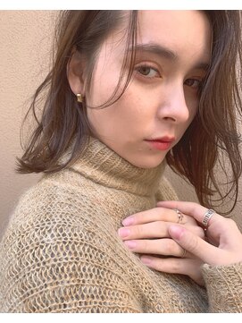 ルーム(Loom.) 光に透けるシースルミルクティーベージュ【Loom./明治神宮前】