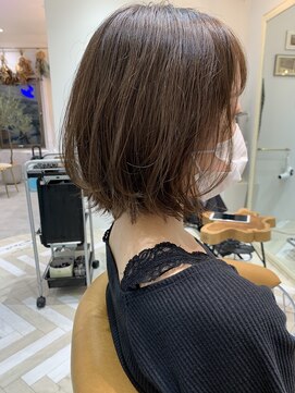 シー バイ ロンド 新宿(Sea by Lond) 大人可愛いミルクティーベージュ外ハネ小顔ボブ