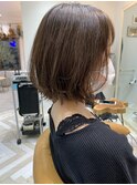 大人可愛いミルクティーベージュ外ハネ小顔ボブ
