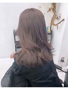 アディション 新宿(ADITION) 大人かわいいミルクティーカラーハイライトレイヤーカット[新宿]