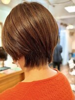 大人かわいい20代30代前下がり小顔ショート
